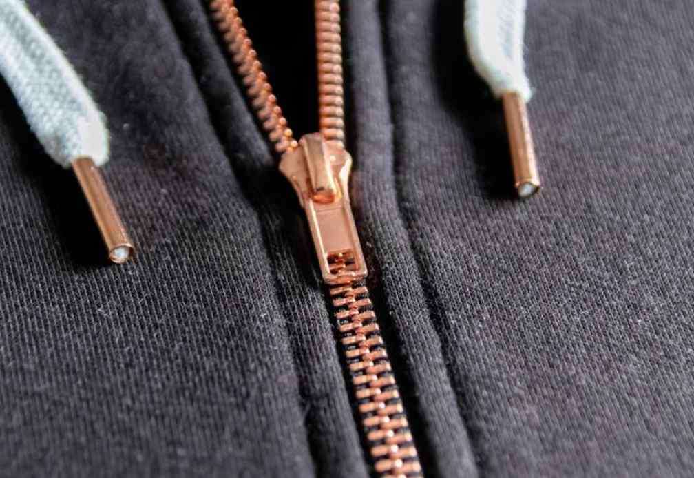 Why Men's and Women's Zippers Are Opposite